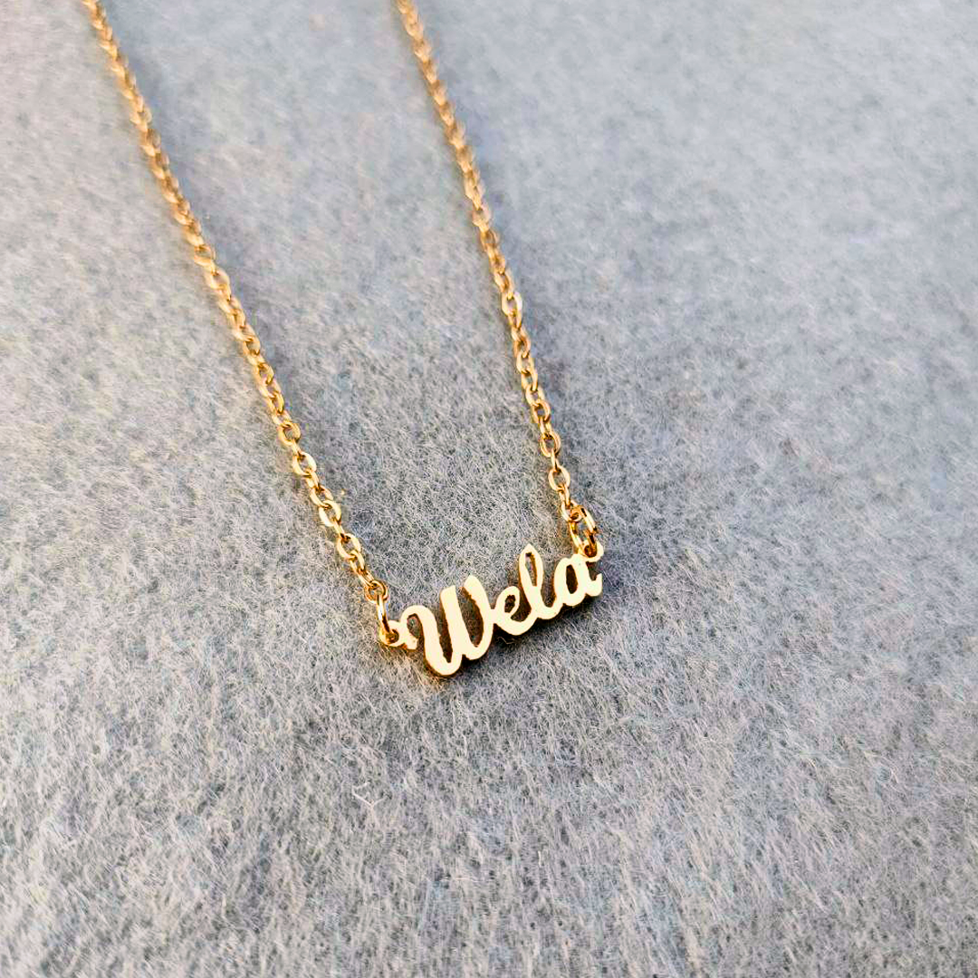 Gold Classic English Necklace