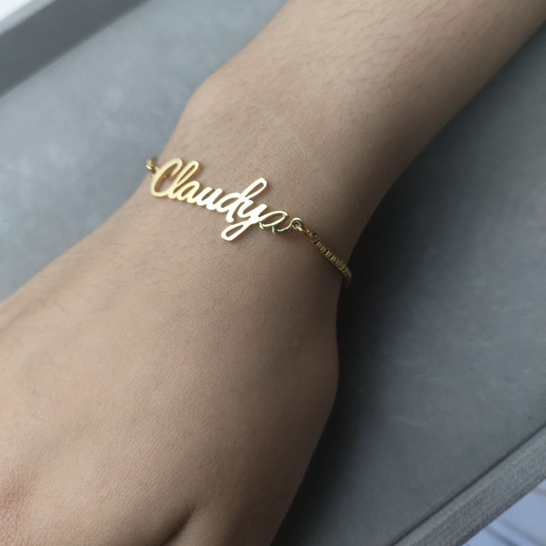 Italian English Bracelet Gold